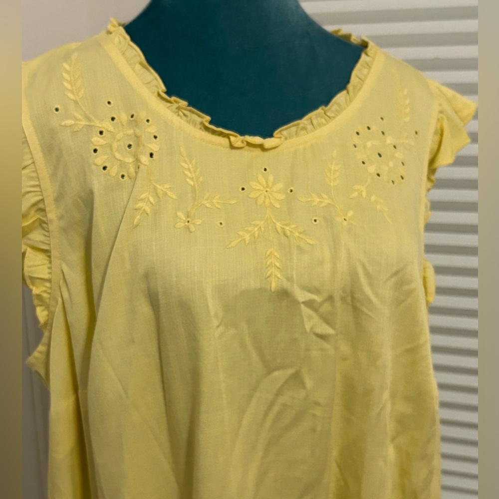 Lane Bryant Cap Sleeve Floral Blouse NWT - Picture 4 of 6